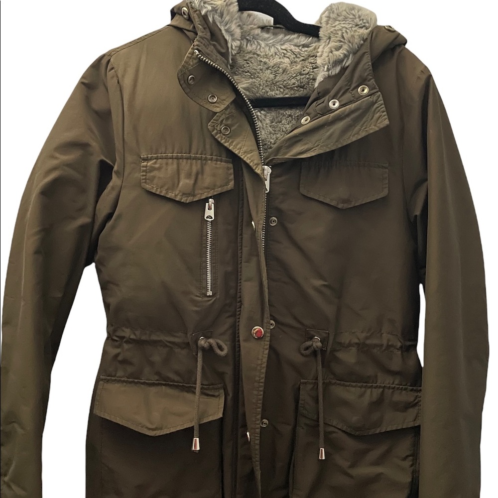 Tooshop parka size 4. Removable fur collar